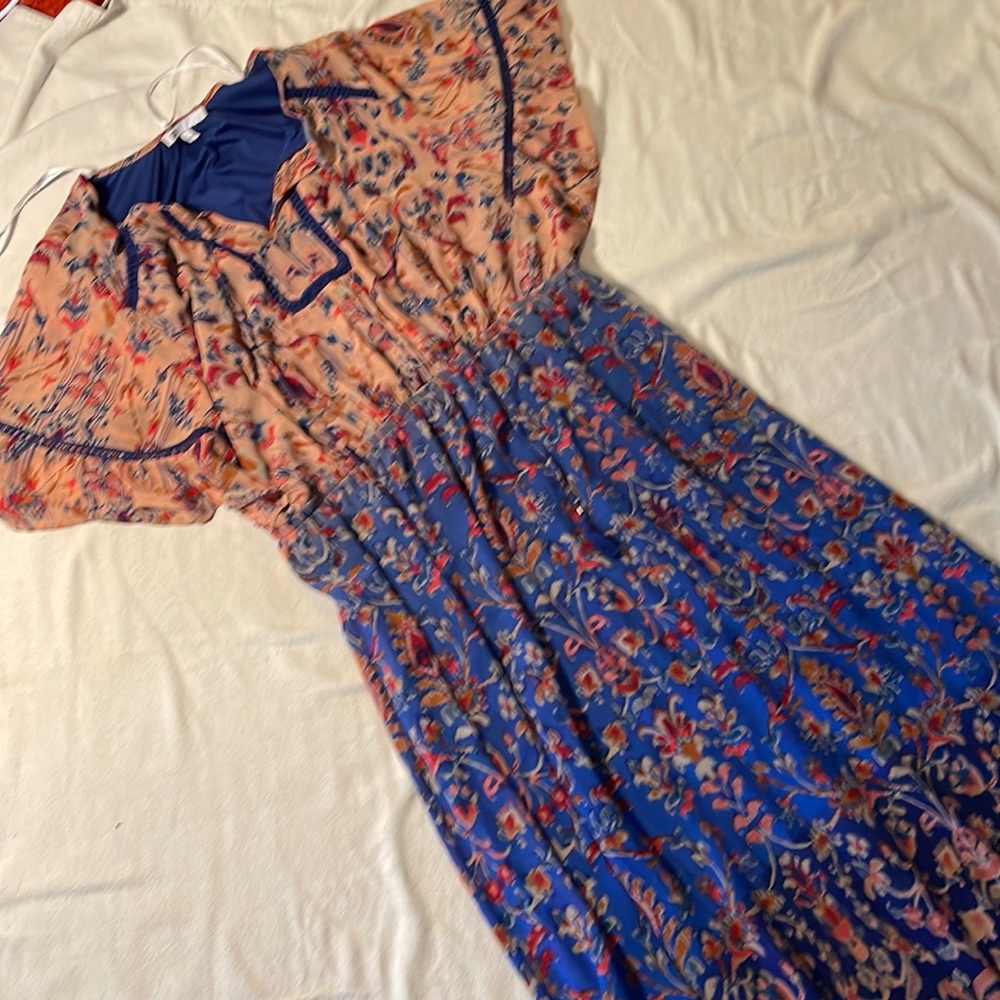 Dr 2 Maxi Dress Size 1x, Elastic Waist, Collar has long Tassel’s, Lined